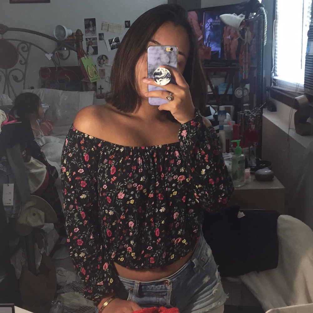 H&M Coachella off the shoulder crop